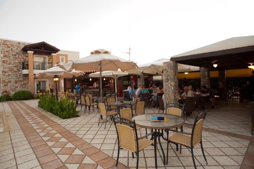 Lito Beach Hotel يورانيون المظهر الخارجي الصورة