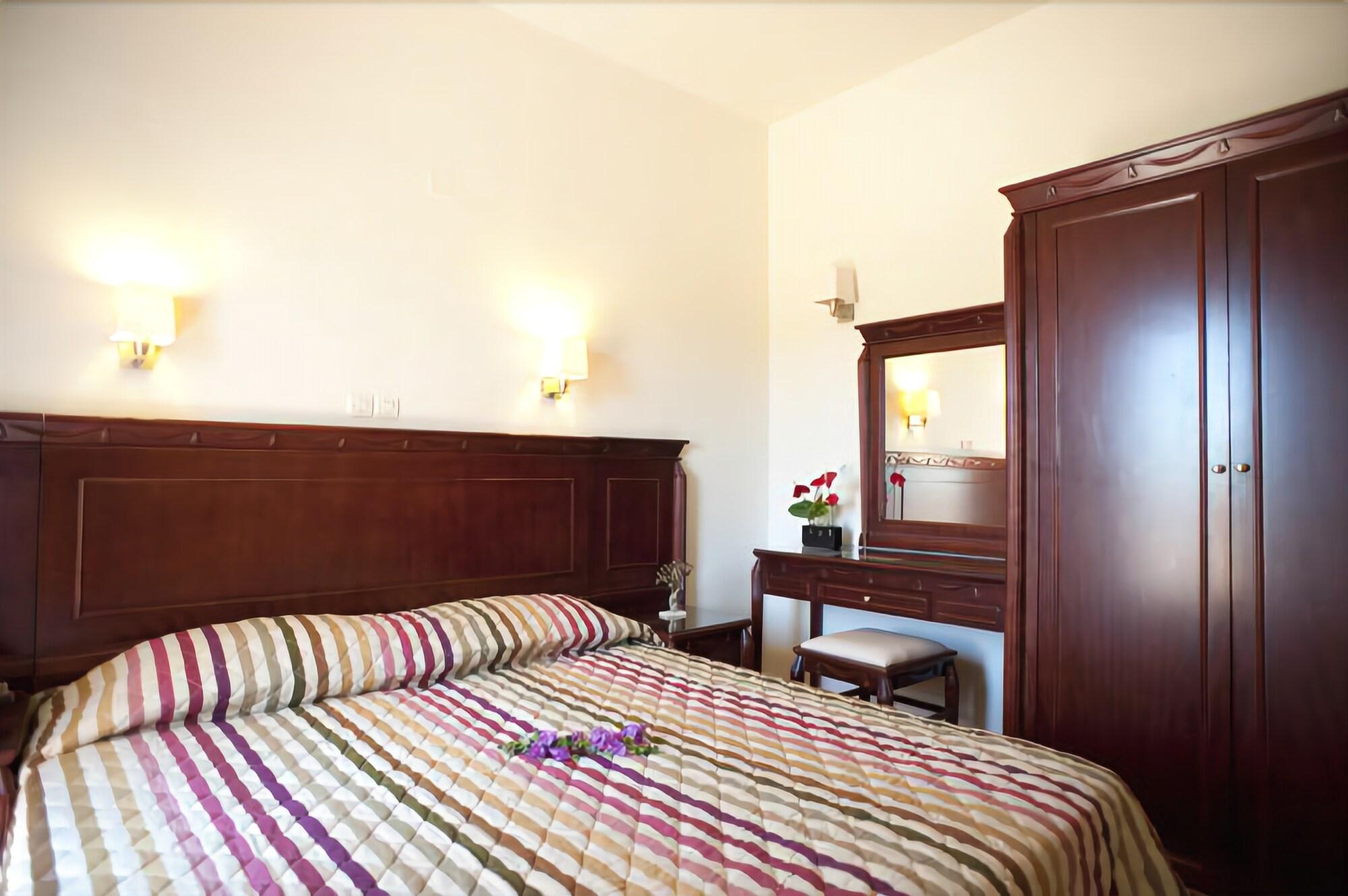Lito Beach Hotel يورانيون المظهر الخارجي الصورة